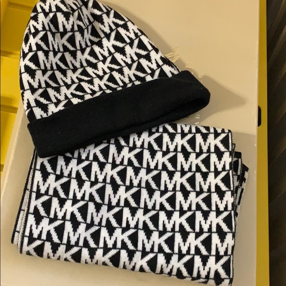 Micheal Kors hat and scarf set